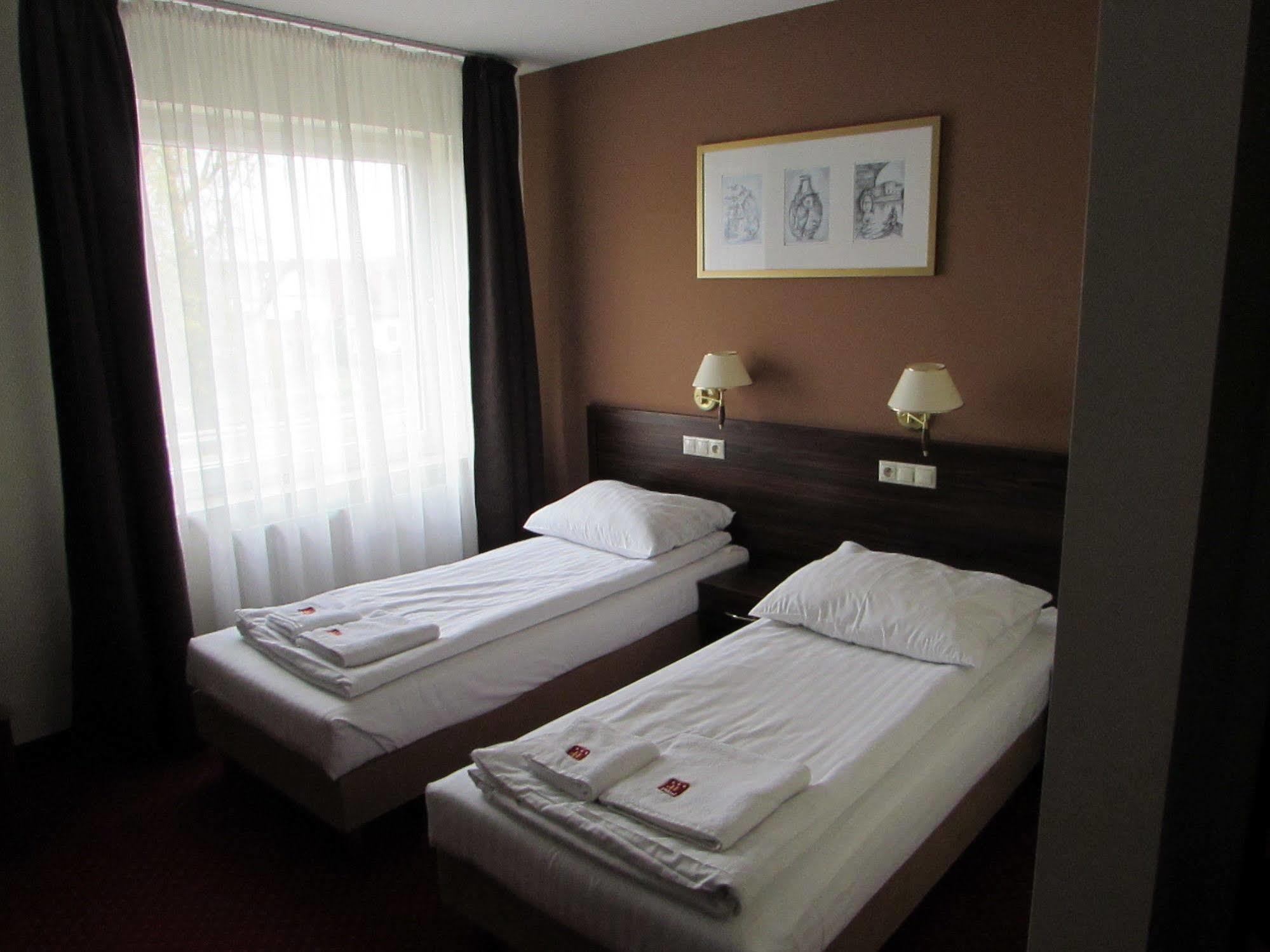 Hotel Pikul Puławy Exterior foto